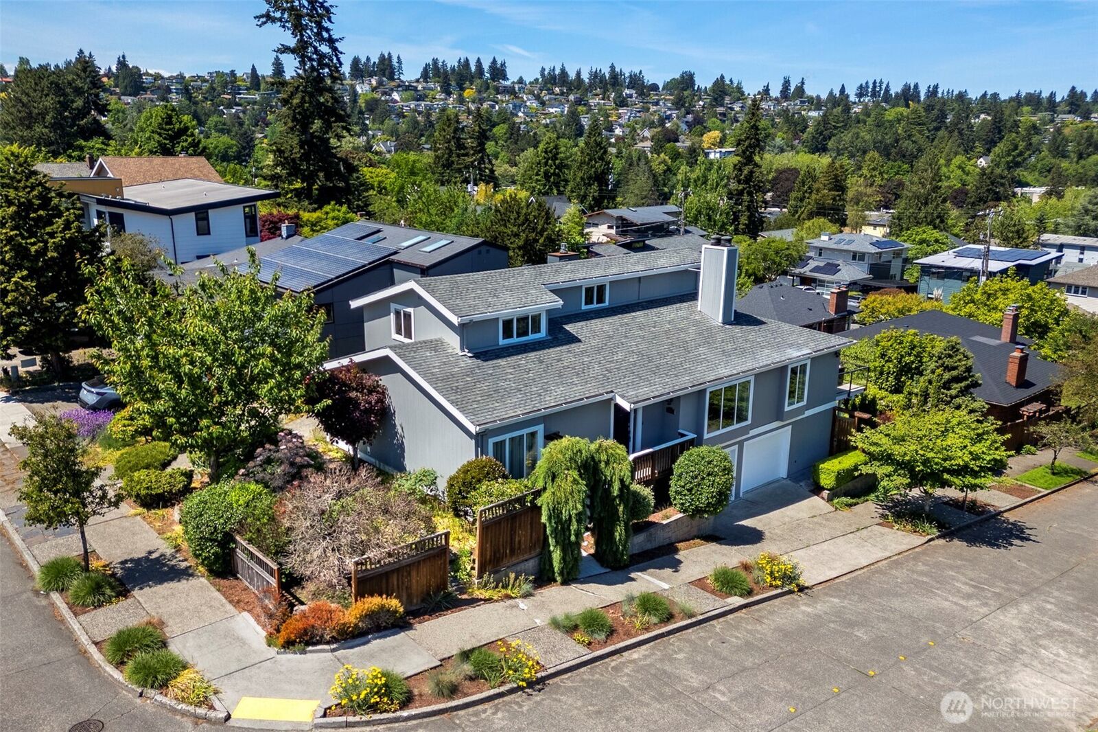 Property Photo:  6001  60th Avenue NE  WA 98115 
