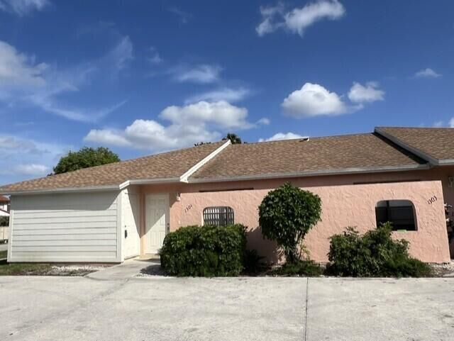 Property Photo:  1301 Hempstead Street  FL 33414 