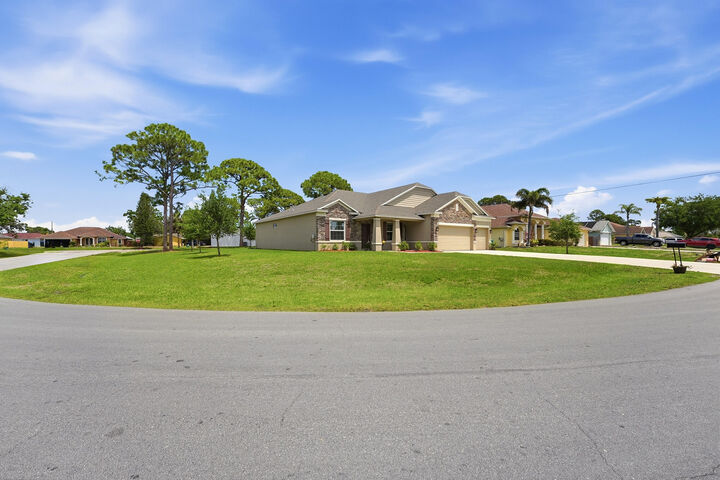 Property Photo:  963 SW Cecil Lane  FL 34953 