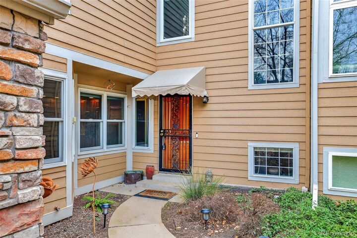 Property Photo:  10000 E Yale Avenue 41  CO 80231 