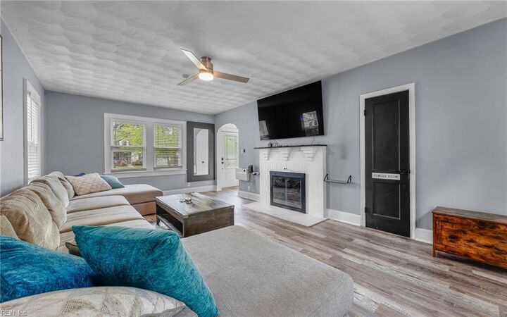 Property Photo:  4020 Greenway Ct W  VA 23707 