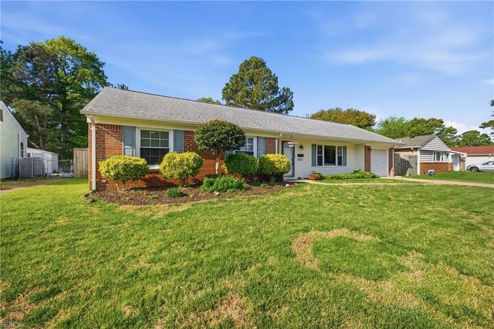 Property Photo: 3961 W Colonial Pw VA 23452