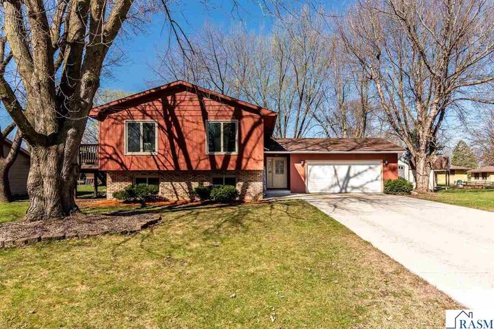 Property Photo:  1032 Shady Oak Drive  MN 56003 