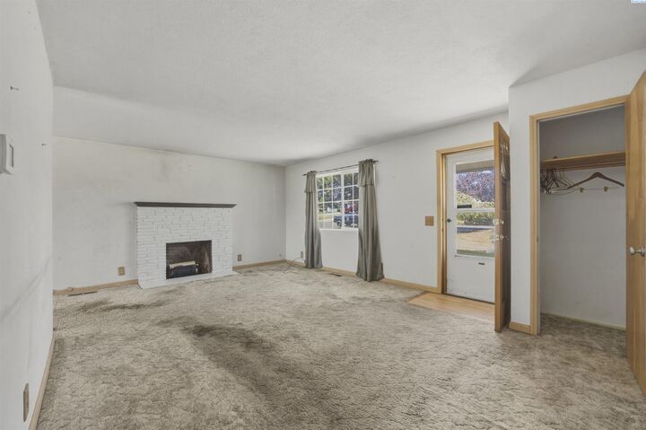 Property Photo: 3201 Hill Drive WA 98930