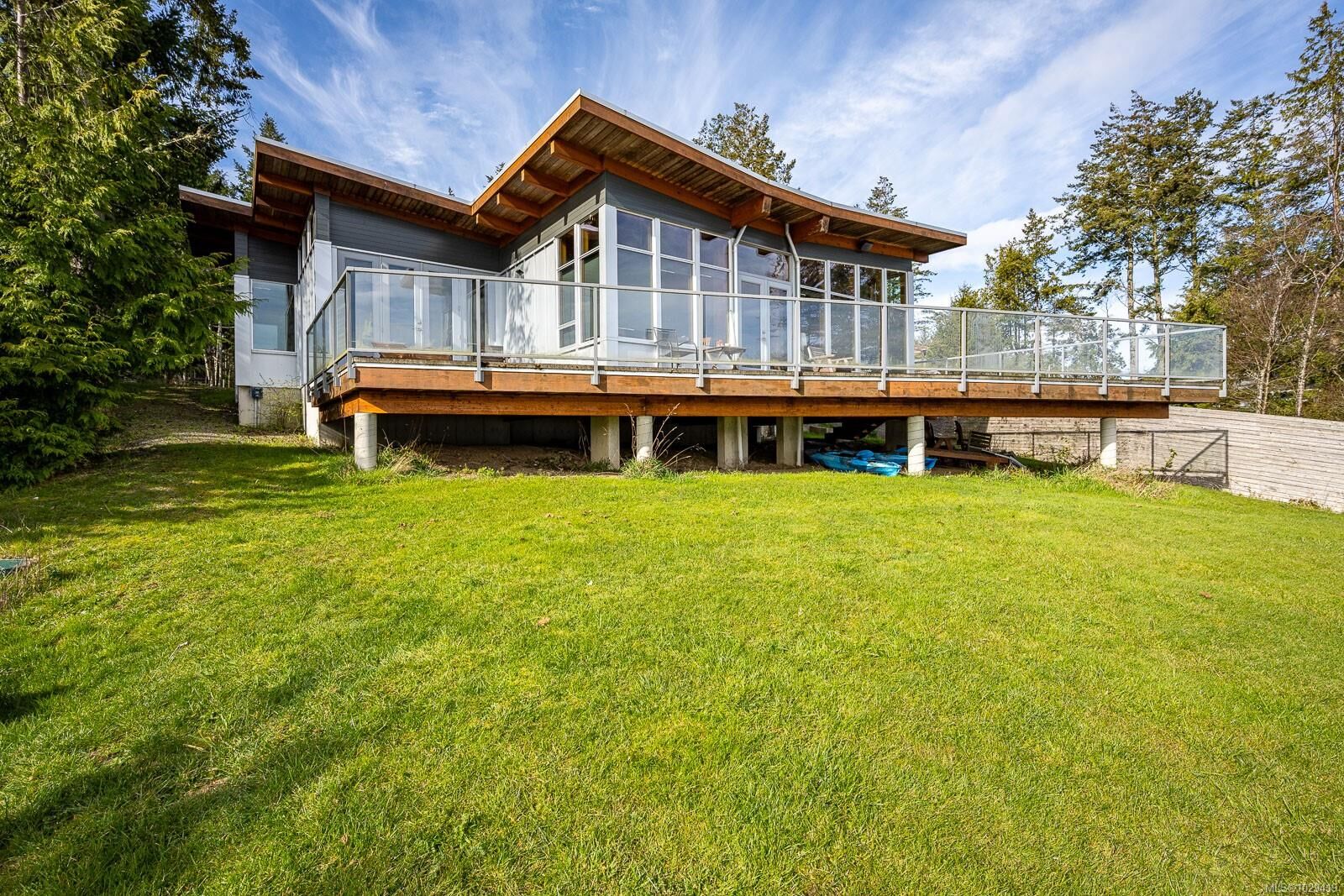 Property Photo: 3870 East Rd BC V0R 1T0