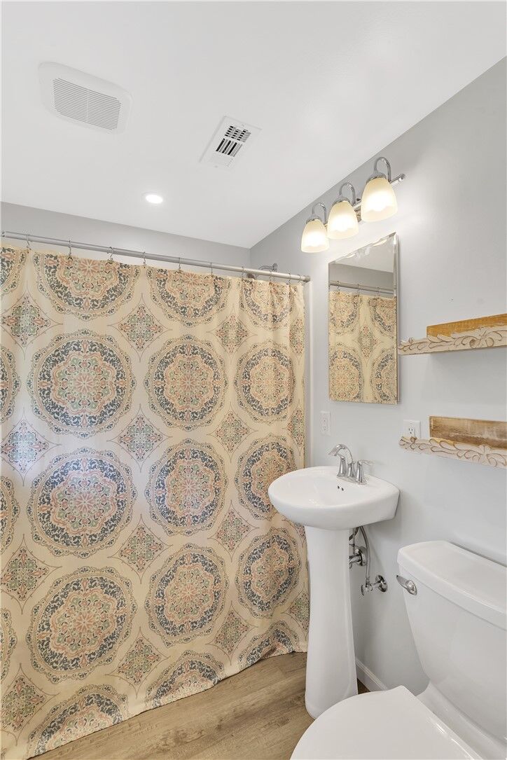 Property Photo:  103 Hoover Blvd  PA 15001 