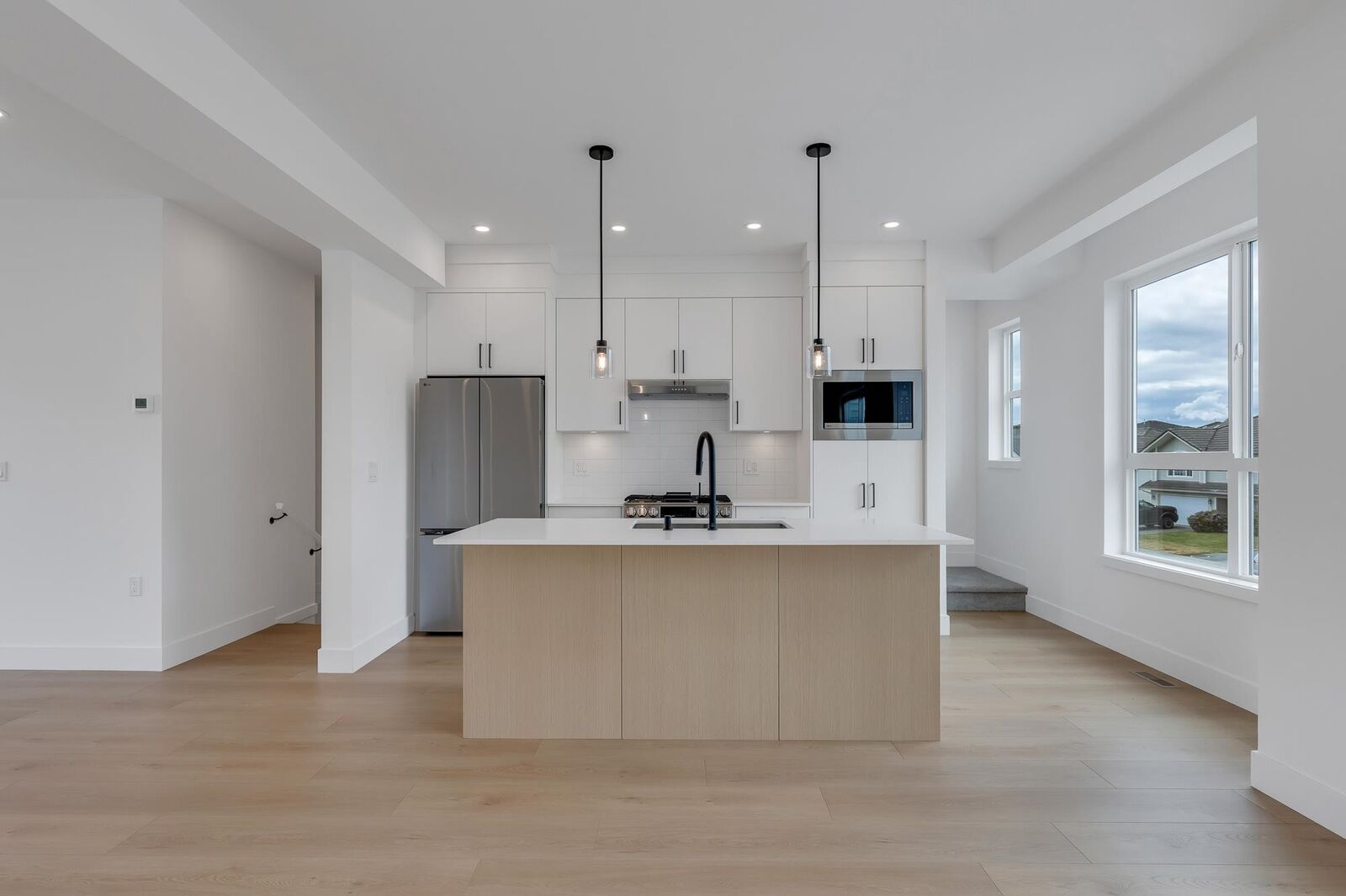 Property Photo: 30501 Robin Drive 19 BC V2T 6Y5