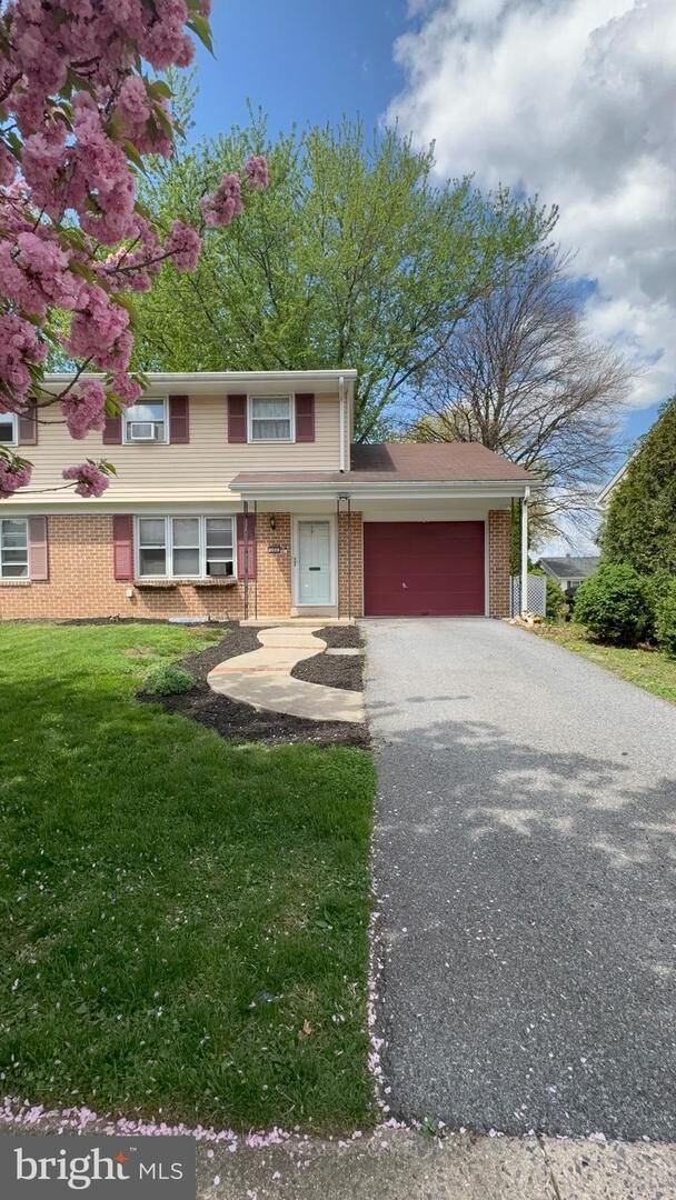 Property Photo:  108 S Wayne Street  PA 19551 