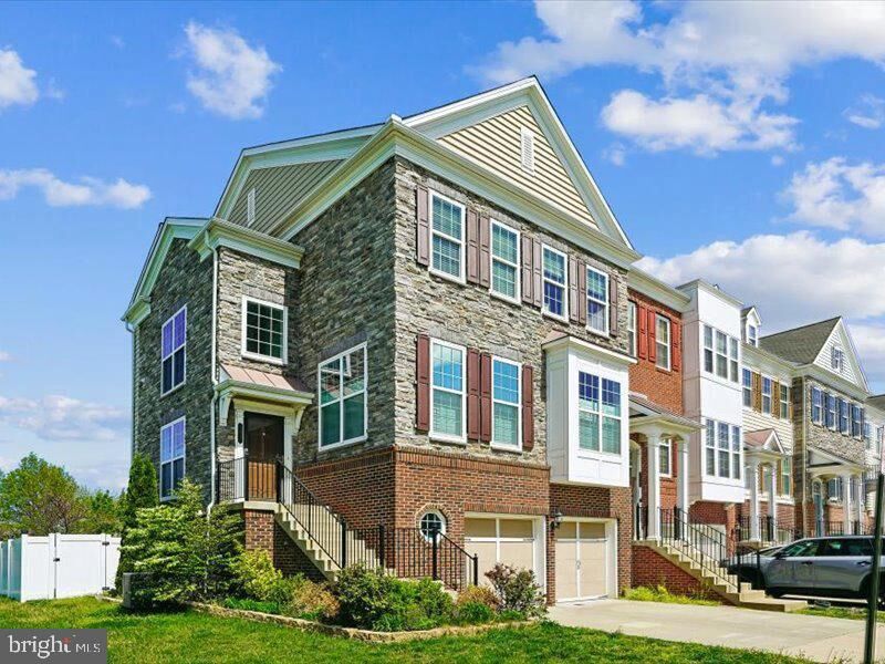 Property Photo:  43542 White Cap Terrace  VA 20152 