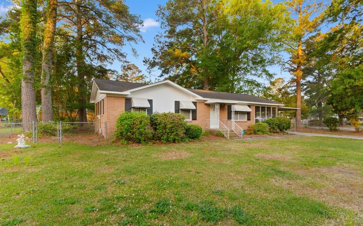 Property Photo:  707 Rosemarie Ln  SC 29574 