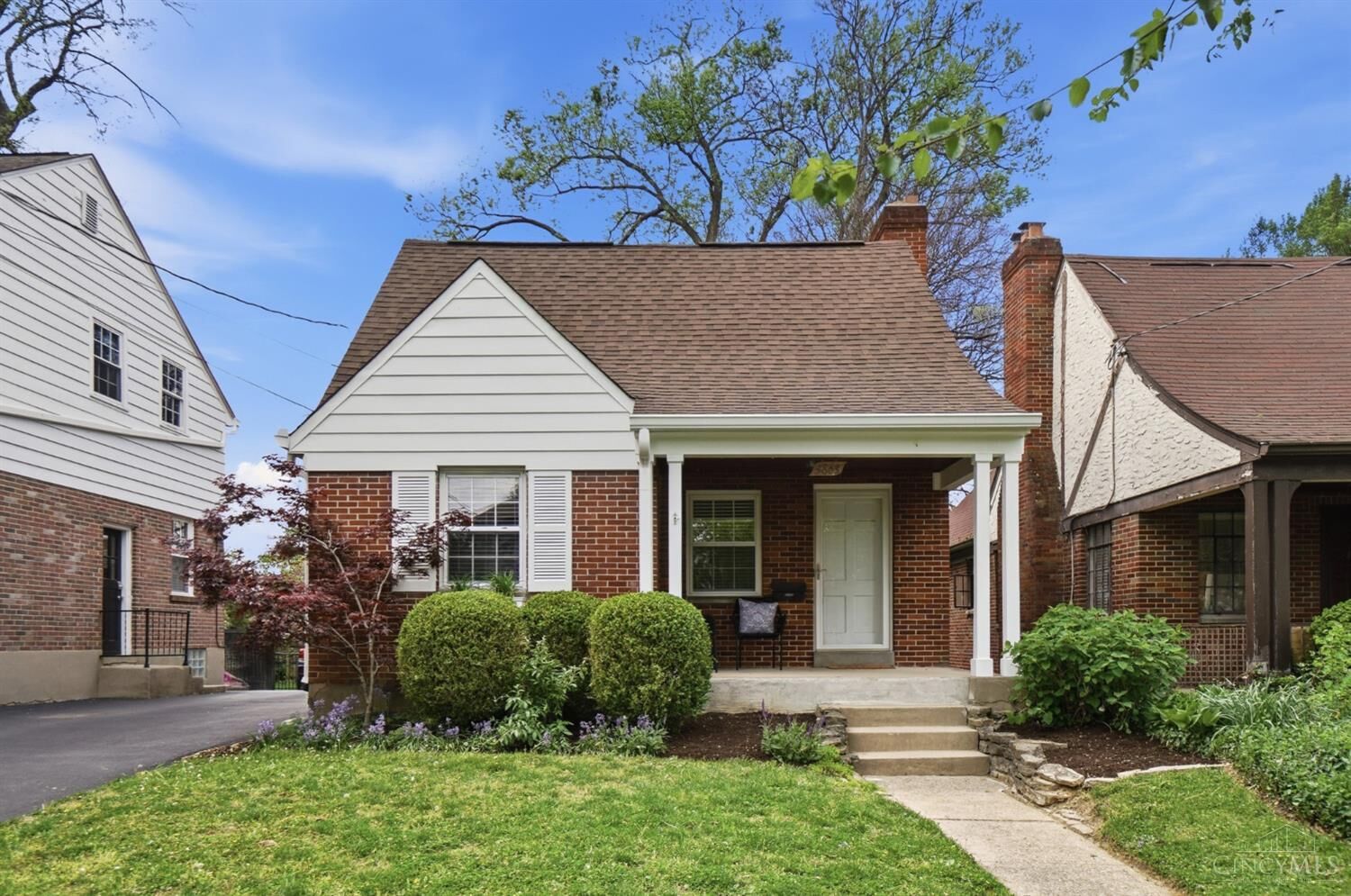 Property Photo:  3863 Homewood Road  OH 45227 