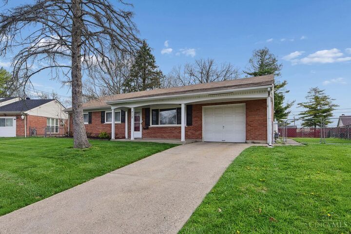 Property Photo:  712 Danbury Road  OH 45240 