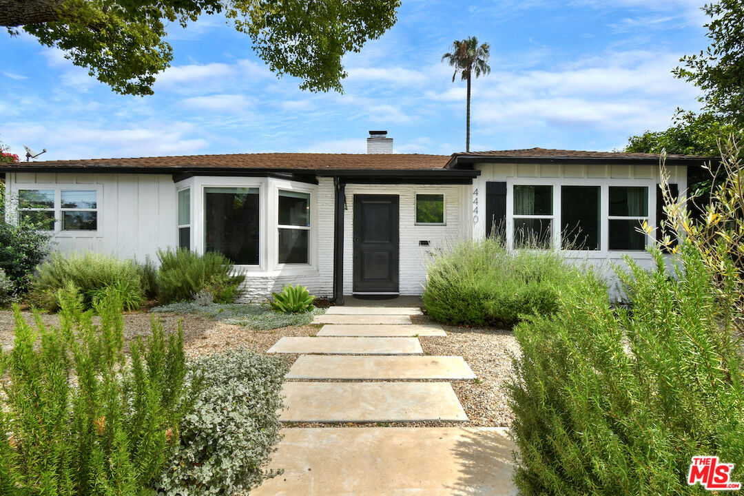 Property Photo:  4440 Irvine Ave  CA 91602 