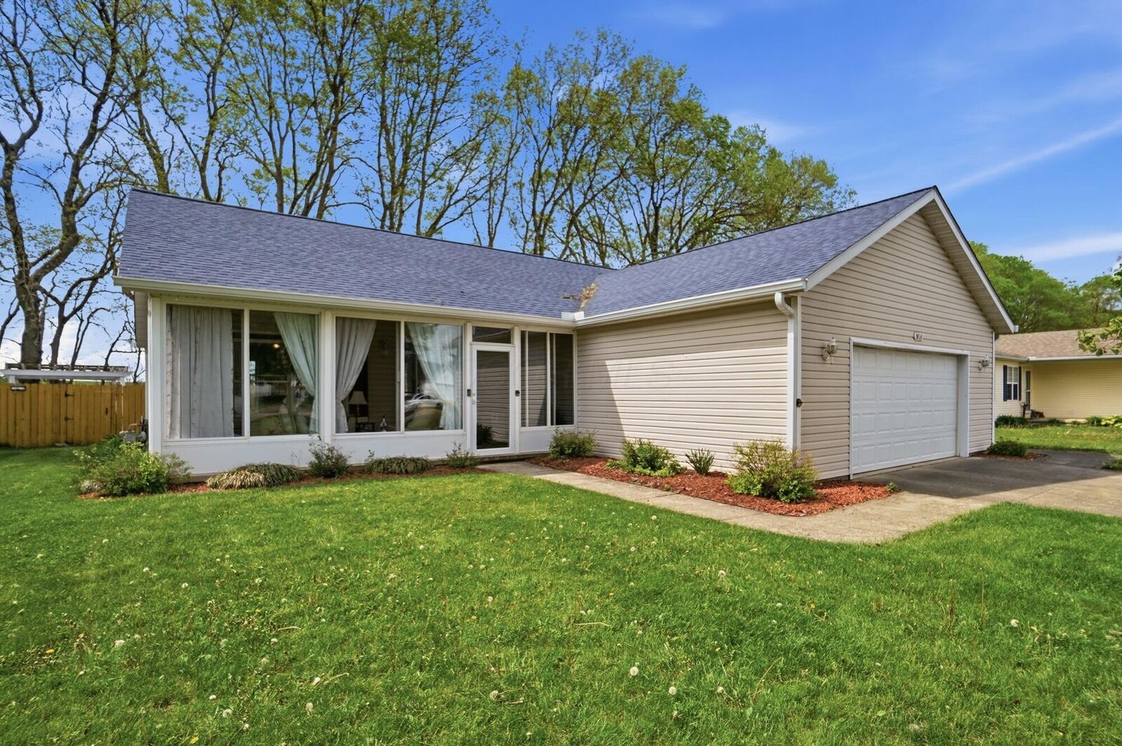 Property Photo:  5014 Lee Road  OH 43103 