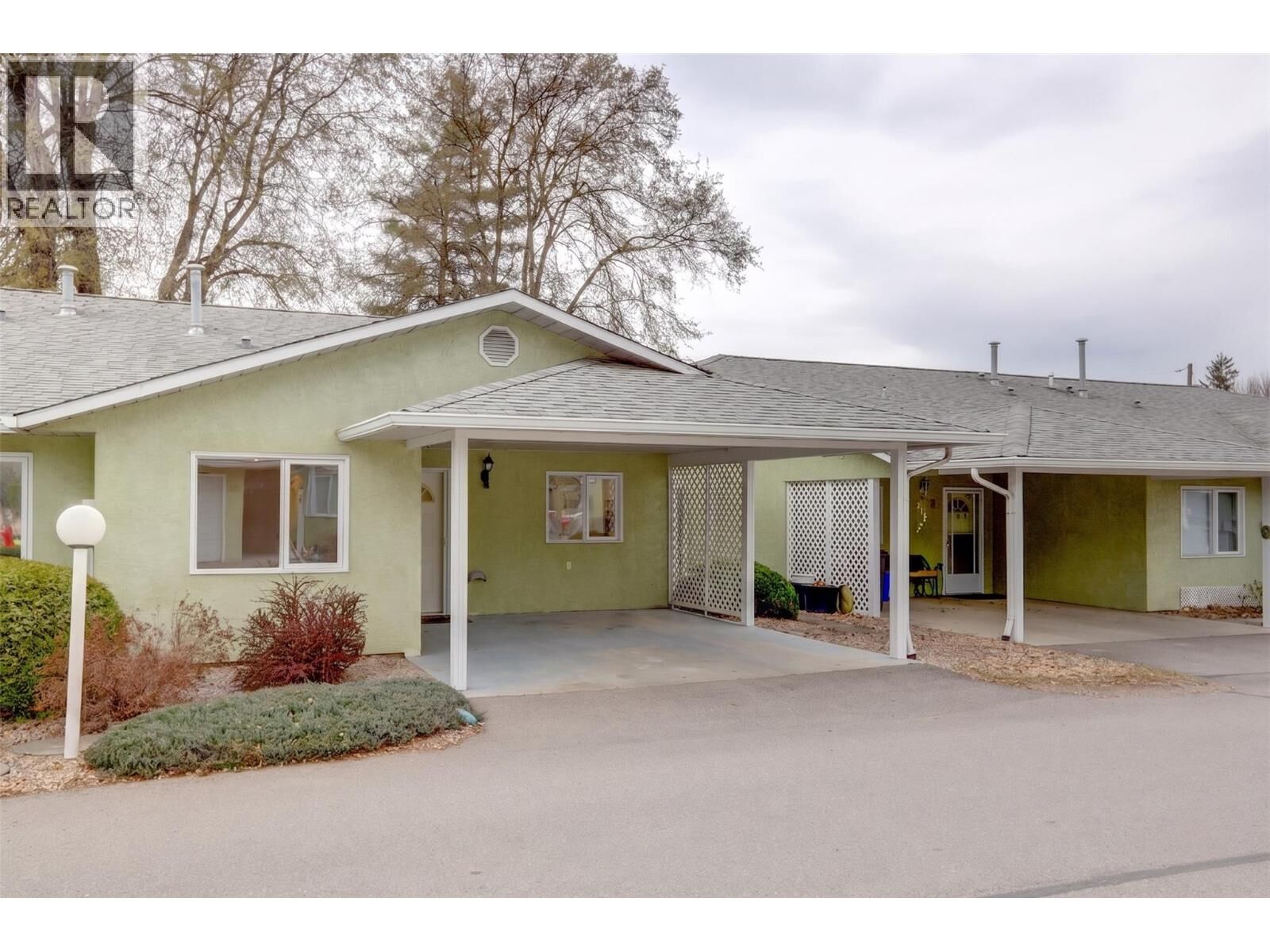 Property Photo: 2180 Fletcher Avenue 2 BC V0E 1B1