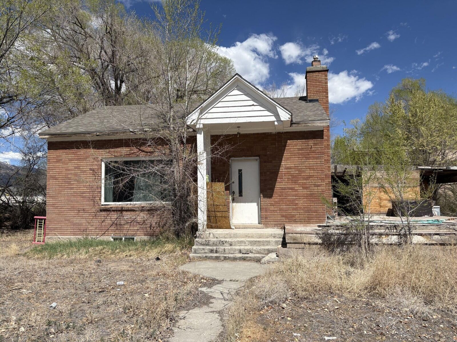 Property Photo:  146 W 100 S  UT 84740 