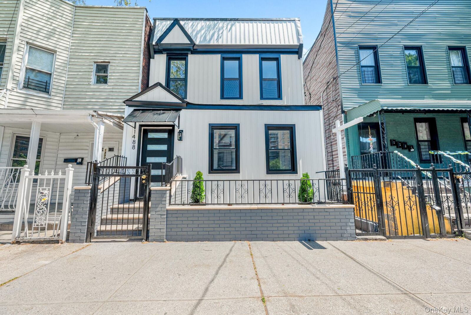 Property Photo: 1488 Rosedale Avenue NY 10460