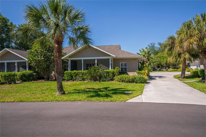 Property Photo:  1343 Red Oak Lane  FL 33948 