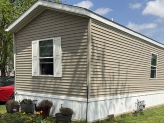 Property Photo:  37 Vee Drive  IL 60950 