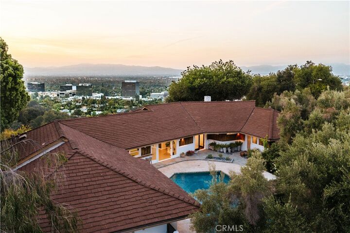 Property Photo:  4173 Regal Oak  CA 91436 