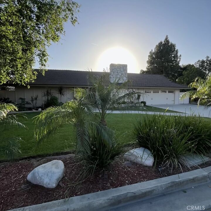 Property Photo:  729 N Westwood Pl  CA 92805 