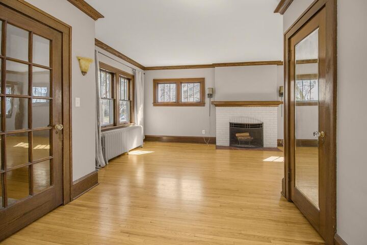 Property Photo:  1900 Goodrich Avenue  MN 55105 