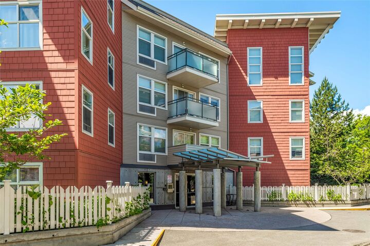 Photo de la propriété:  555 Yates Road 200  BC V1V 2V2 