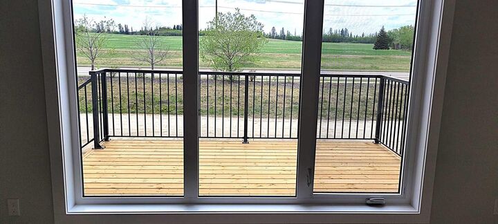 Property Photo:  52 Emmett Crescent  AB T4P 3G8 