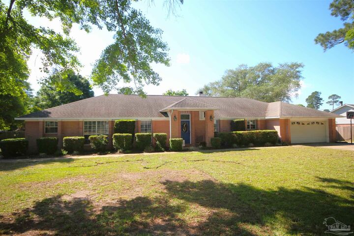 Property Photo: 5044 Ponitz Pkwy FL 32571