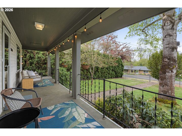 Property Photo:  7560 SW 67th Ave  OR 97223 