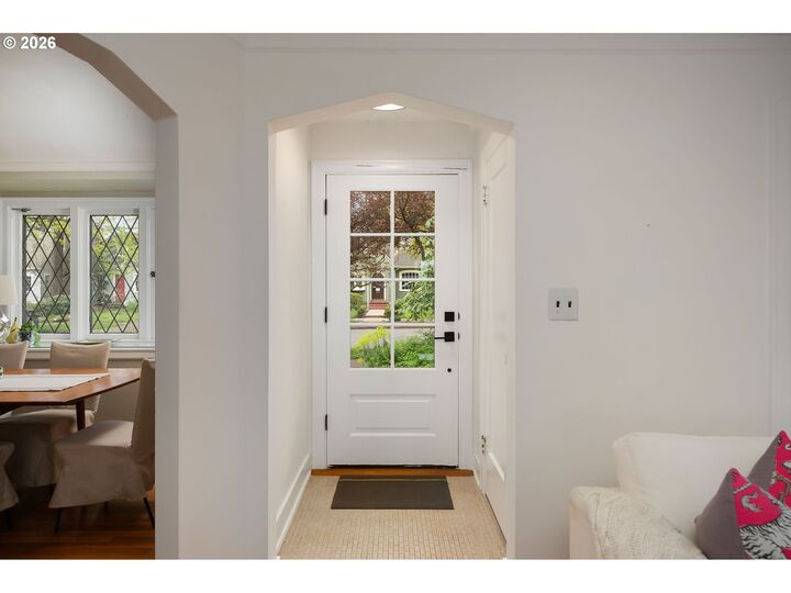 Property Photo:  3705 NE Shaver St  OR 97212 