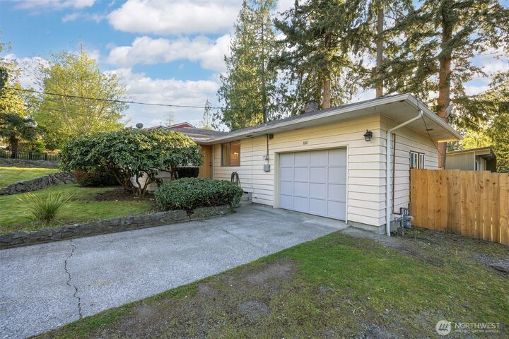 Property Photo:  1011 N 14th Street  WA 98273 