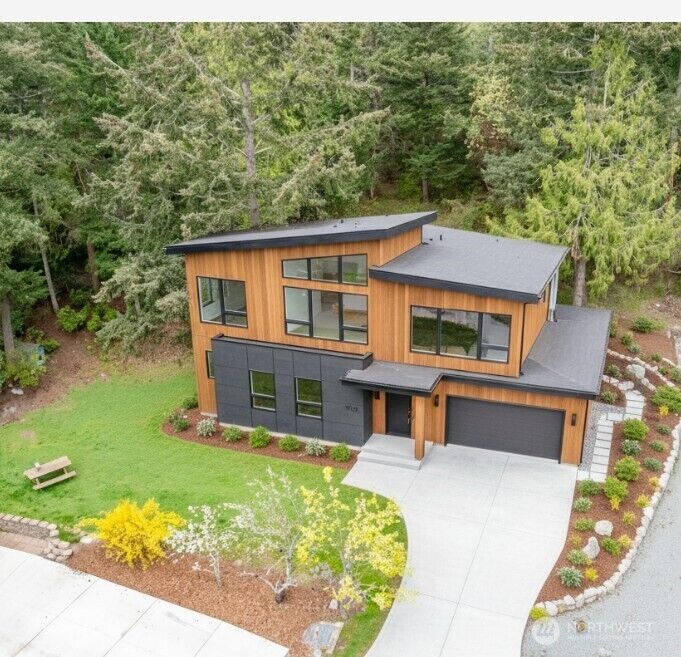 Property Photo: 689 Sitka Place WA 98257