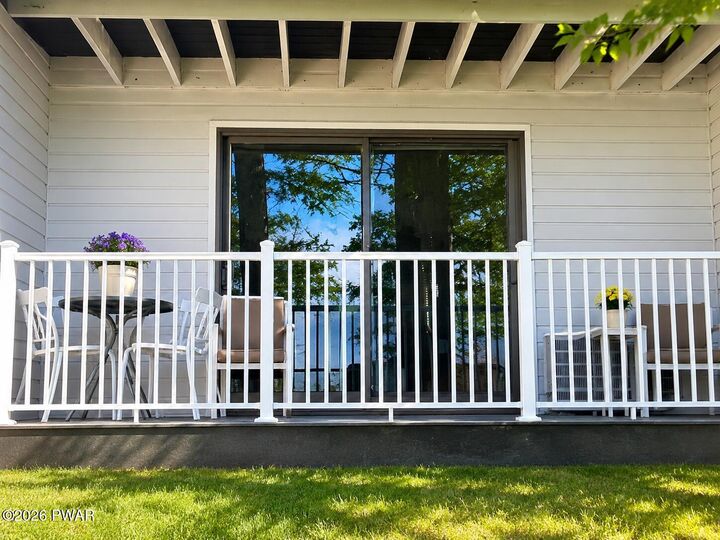 Property Photo:  601 Waterview Lane Unit 33  PA 18426 