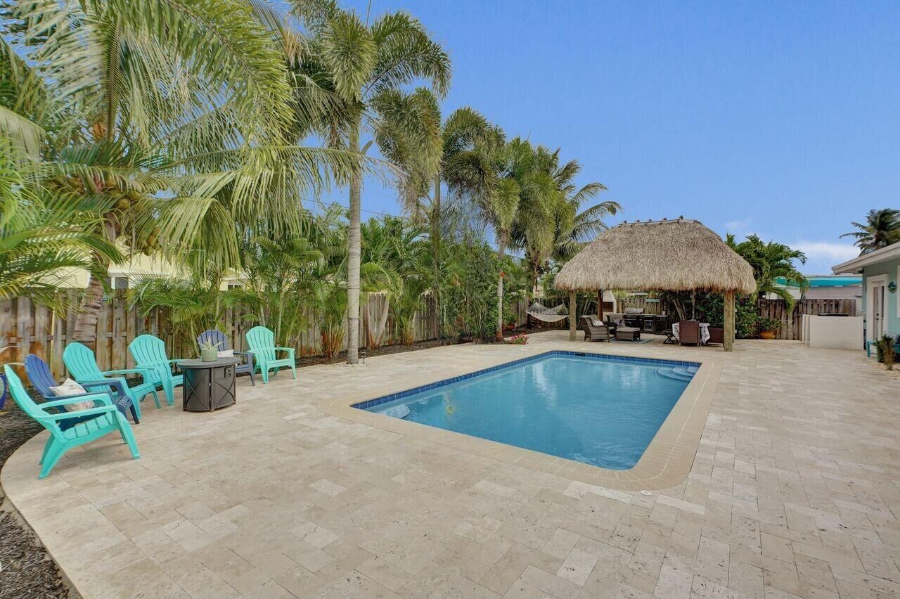 Property Photo:  275 SW 14th Street  FL 33060 