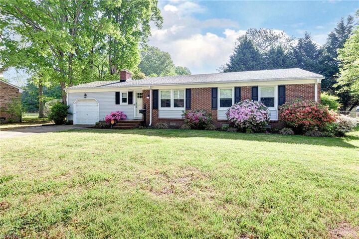 Property Photo:  614 Martire Cir  VA 23601 