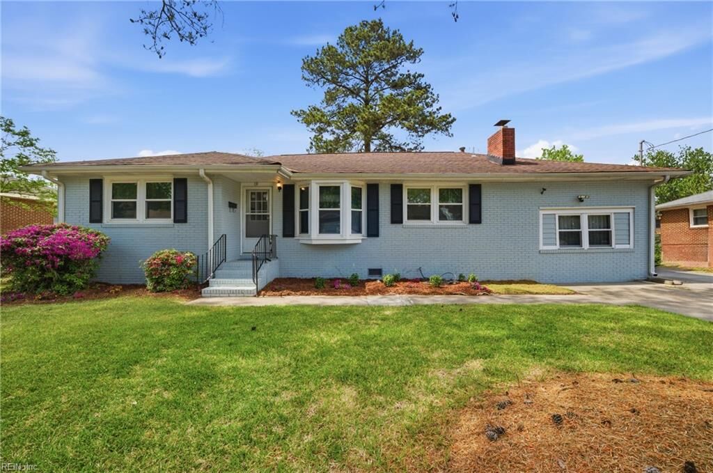 Property Photo: 13 Kennedy Dr VA 23702