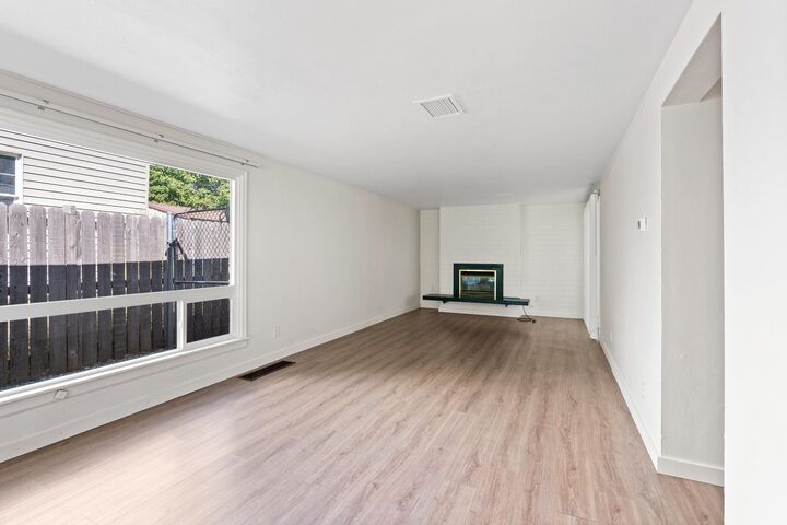 Property Photo:  1307 E Thurston Ave  WA 99203 