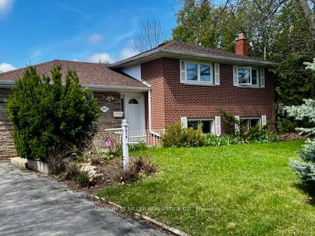 Property Photo:  2075 Seabrook Drive  ON L6L 2T8 