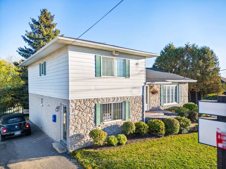 Property Photo: 2705 Laurier Street ON K4K 1A3