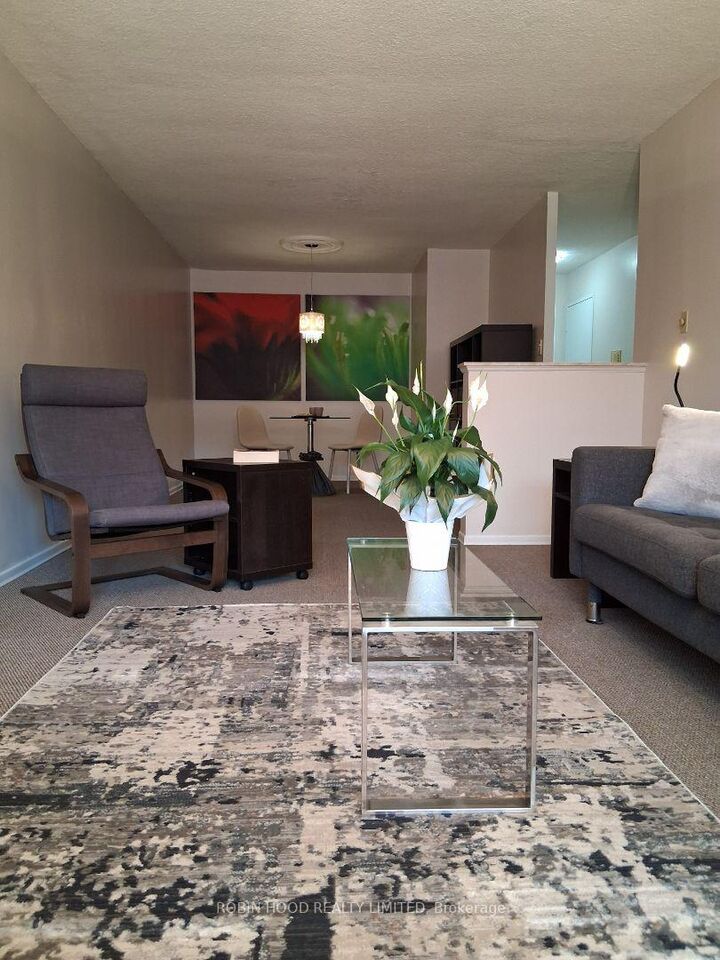 975 Warwick Court 605 — photo 1