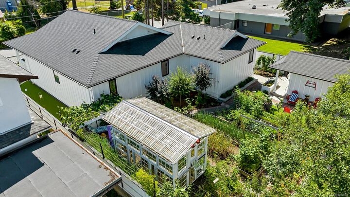 Property Photo: 141 Castle Pl BC V9L 4Y3