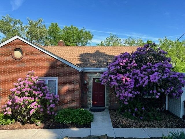 Property Photo:  1326 Lesnett Road  PA 15241 