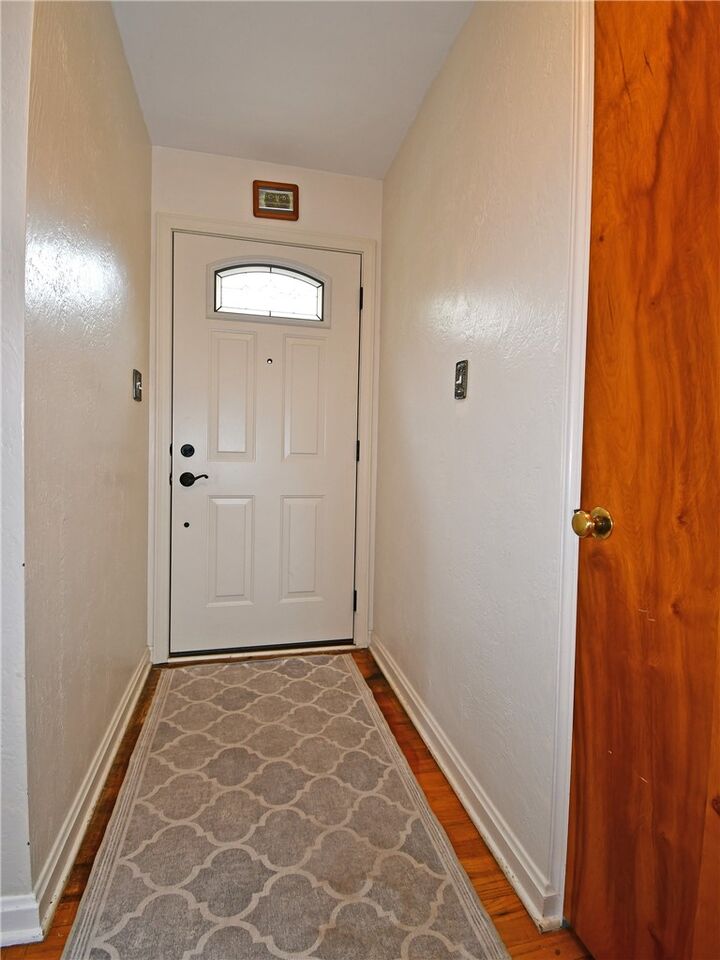 Property Photo:  1326 Lesnett Road  PA 15241 