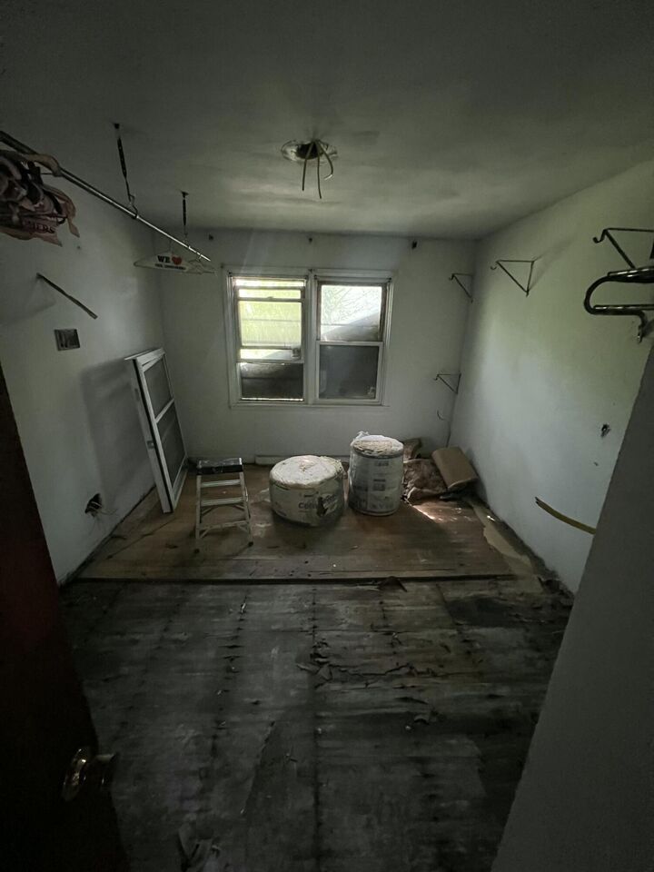 Property Photo:  1121 E 19th Avenue  IN 46407 