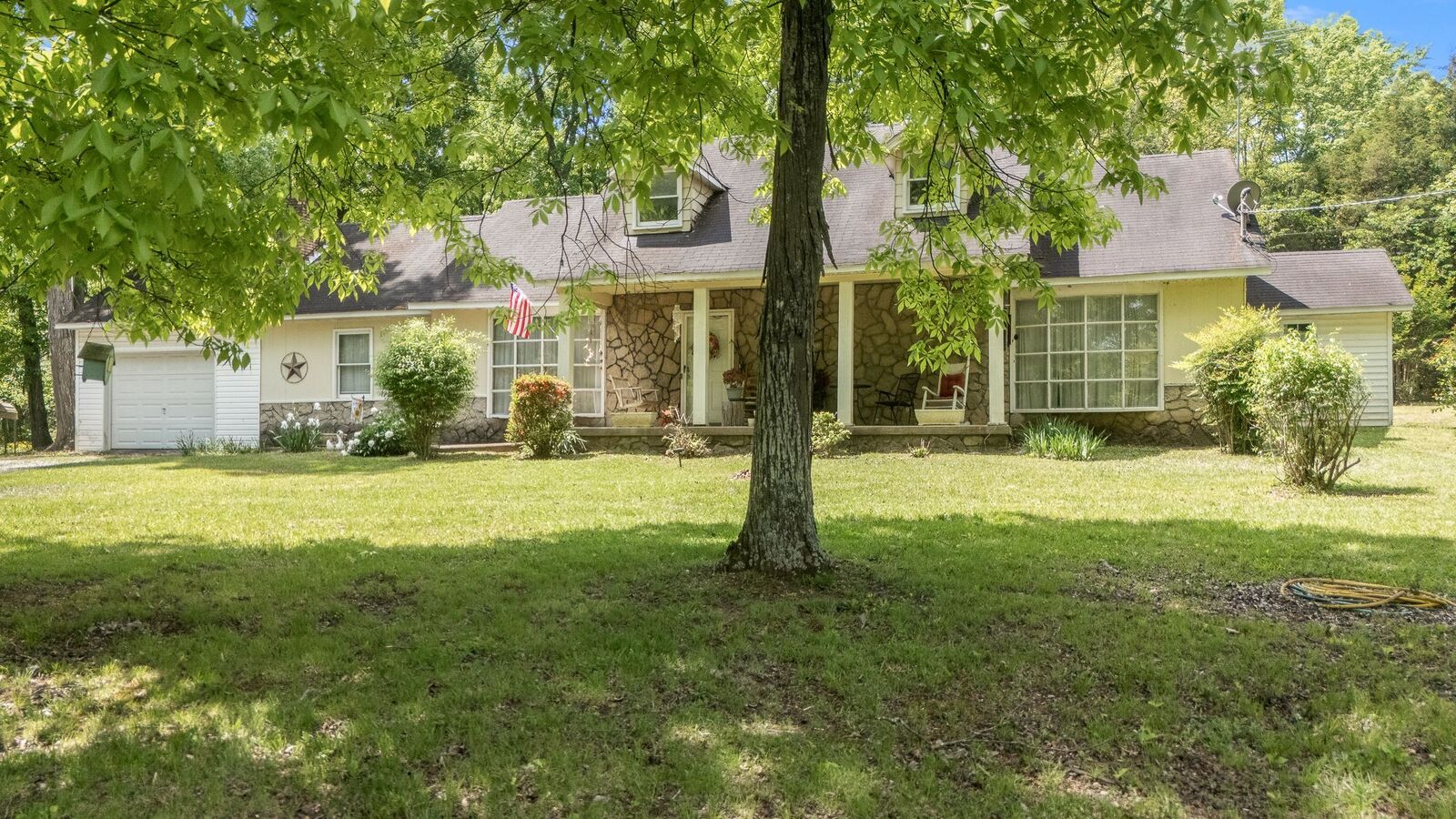 Property Photo:  114 Glover Ln  TN 37160 