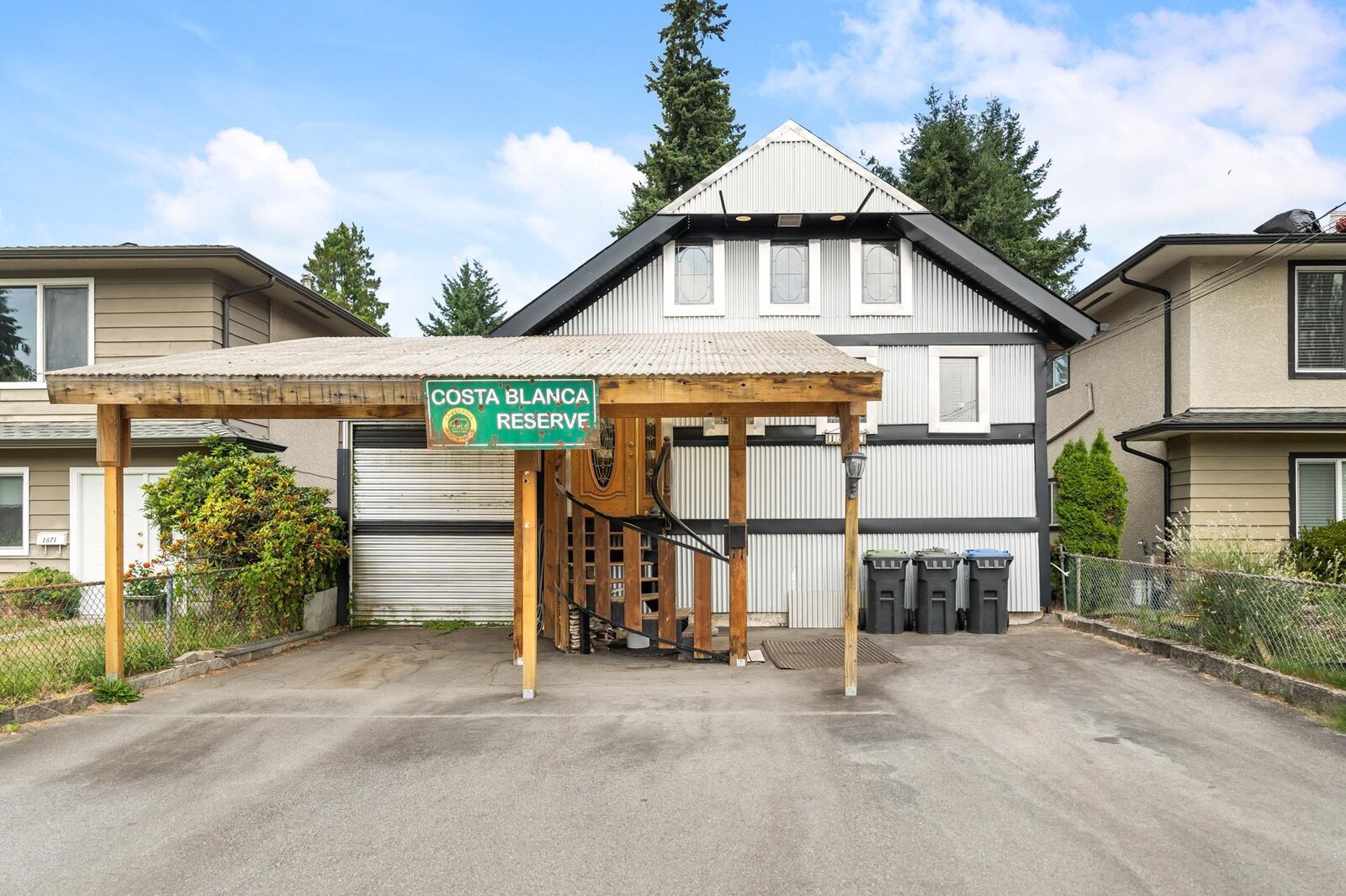 Property Photo: 1867 Salisbury Avenue BC V3B 1X6