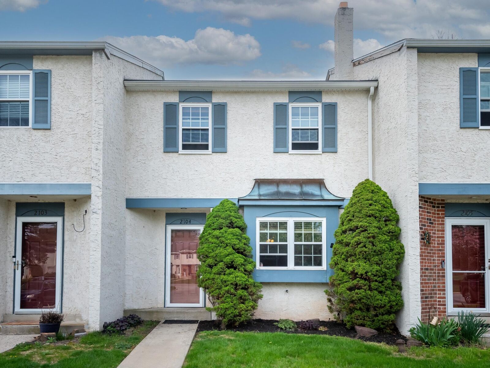 Property Photo: 2104 Dawn Way U-4 PA 19460