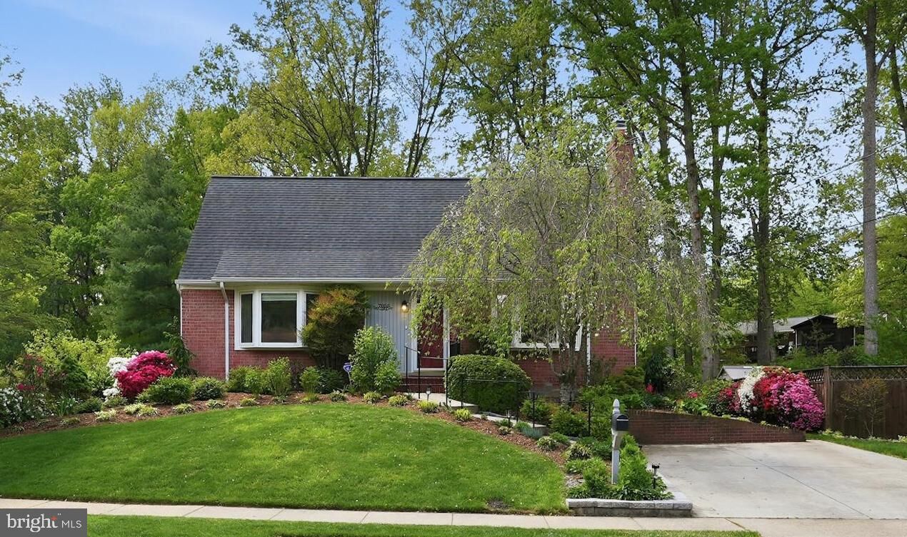 Property Photo: 7006 Barnack Drive VA 22152