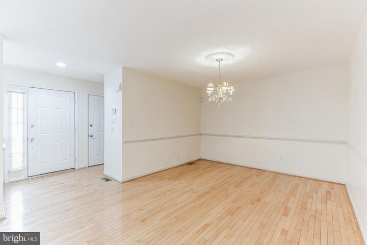 Property Photo:  4 Hogan Way  NJ 08057 